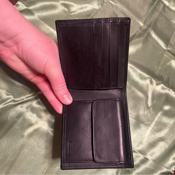 EUC Vintage coach wallet, water buffalo hide, with book, black ⭐️ Dead stock⭐️ - Picture 5 of 10